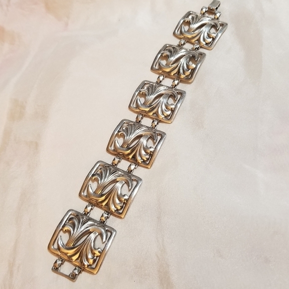 Antique Art Nouveau Reppousse Sterling Bracelet - Picture 4 of 7